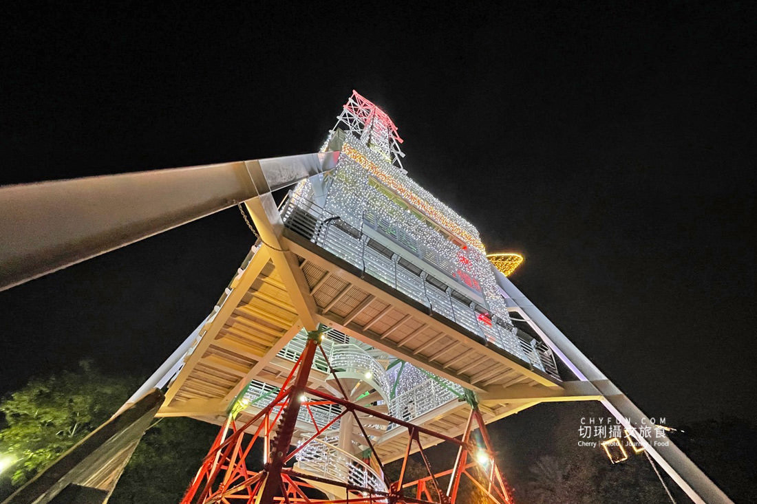 高雄|光之塔華麗轉身為聖誕禮盒,期間限定來體驗高雄版First Love初戀下雪 - 第2張圖 高雄|光之塔華麗轉身為聖誕禮盒,期間限定來體驗高雄版First Love初戀下雪