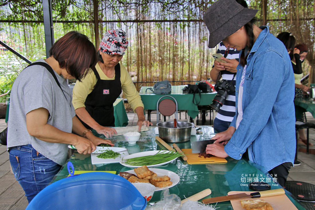 高雄｜六龜尹家有機農場饗食無菜單料理，體驗百果園、韭菜DIY感農村鄉村味