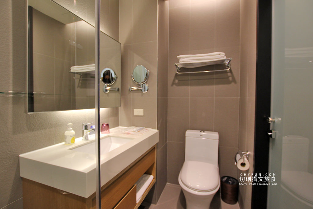 嘉義｜火車站前住宿亮點旅店，文青設計感館內設備餐廳美食多