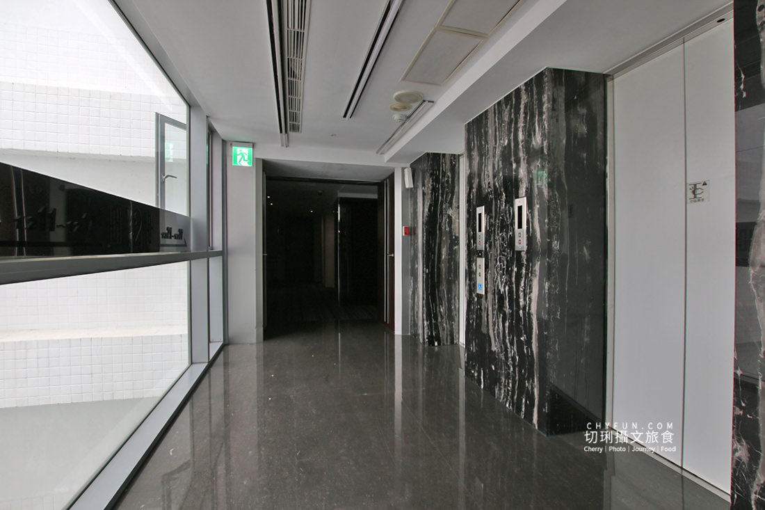 嘉義｜HOTEL HI新民店位處鬧區，房間寬敞舒適價格親民附設停車場很便民