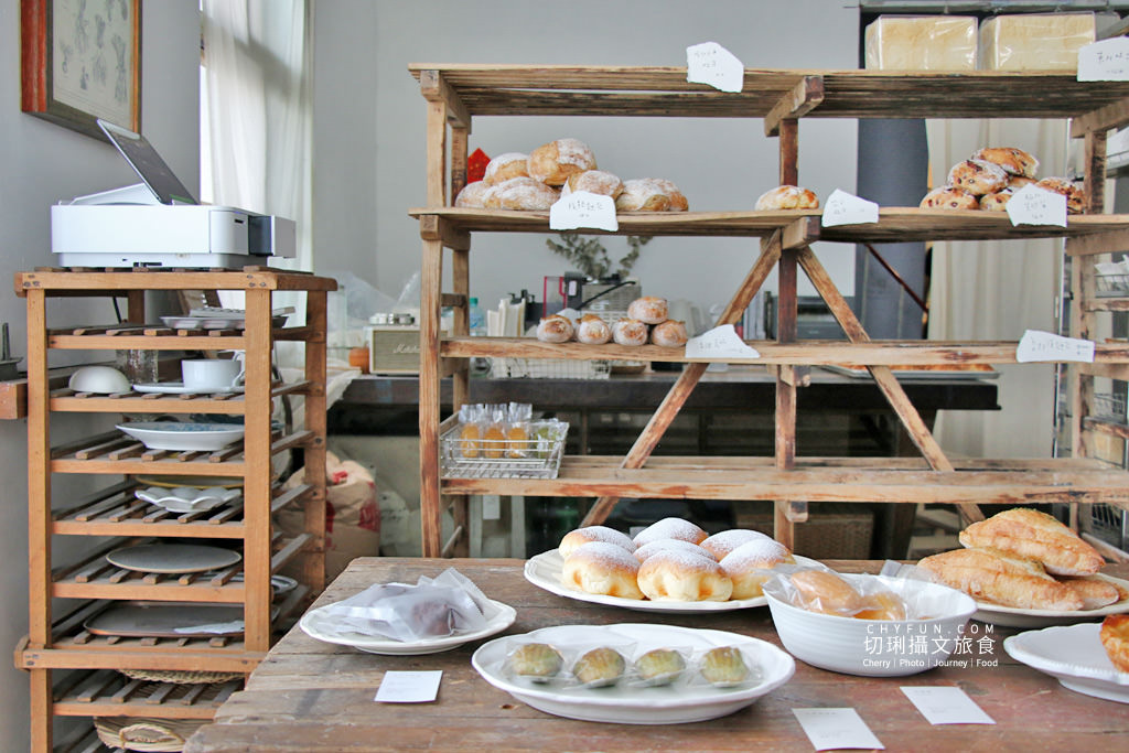 嘉義｜小花麵包店一週只賣兩天，價格不低的文青質感烘焙坊
