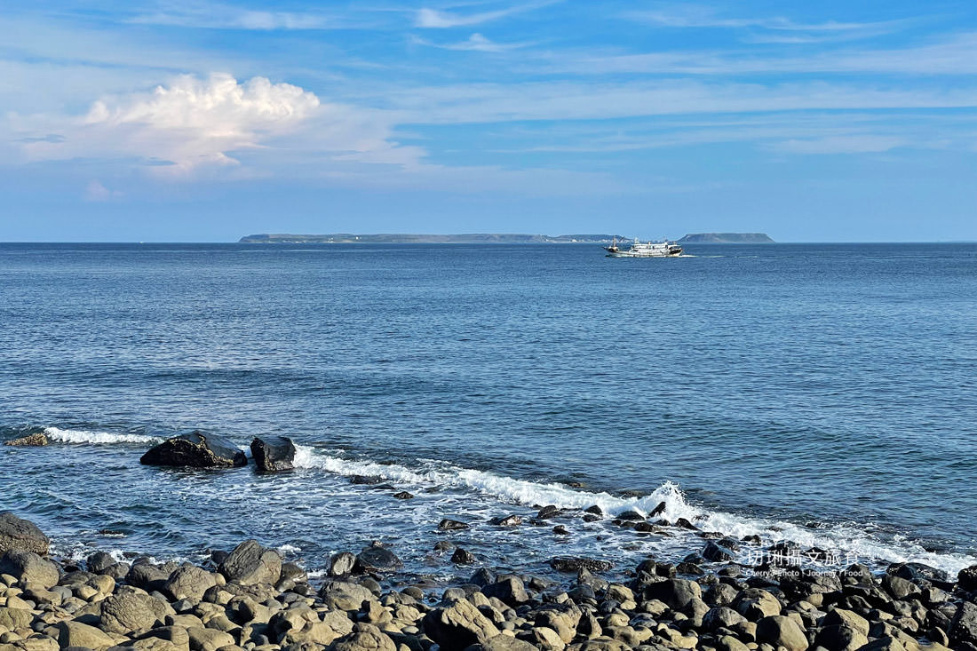 澎湖｜外垵海賊洞美麗的傳說愛心岩洞板狀裂岩，退潮來賞石觀浪獨享靜謐地