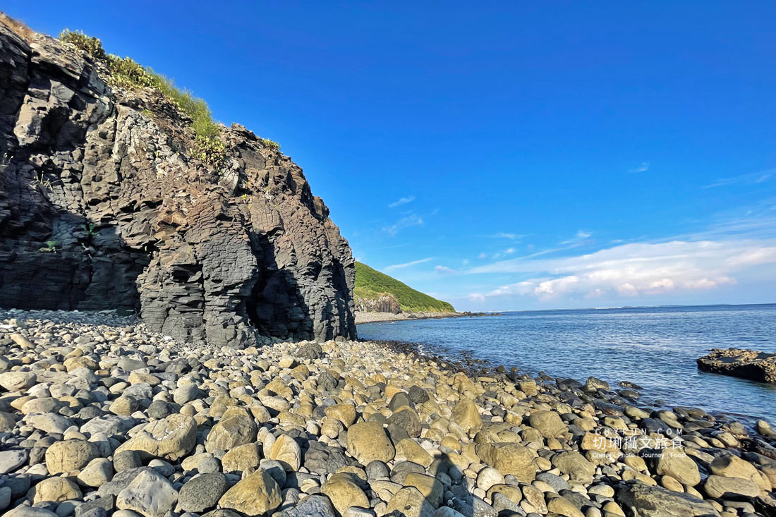 澎湖｜外垵海賊洞美麗的傳說愛心岩洞板狀裂岩，退潮來賞石觀浪獨享靜謐地