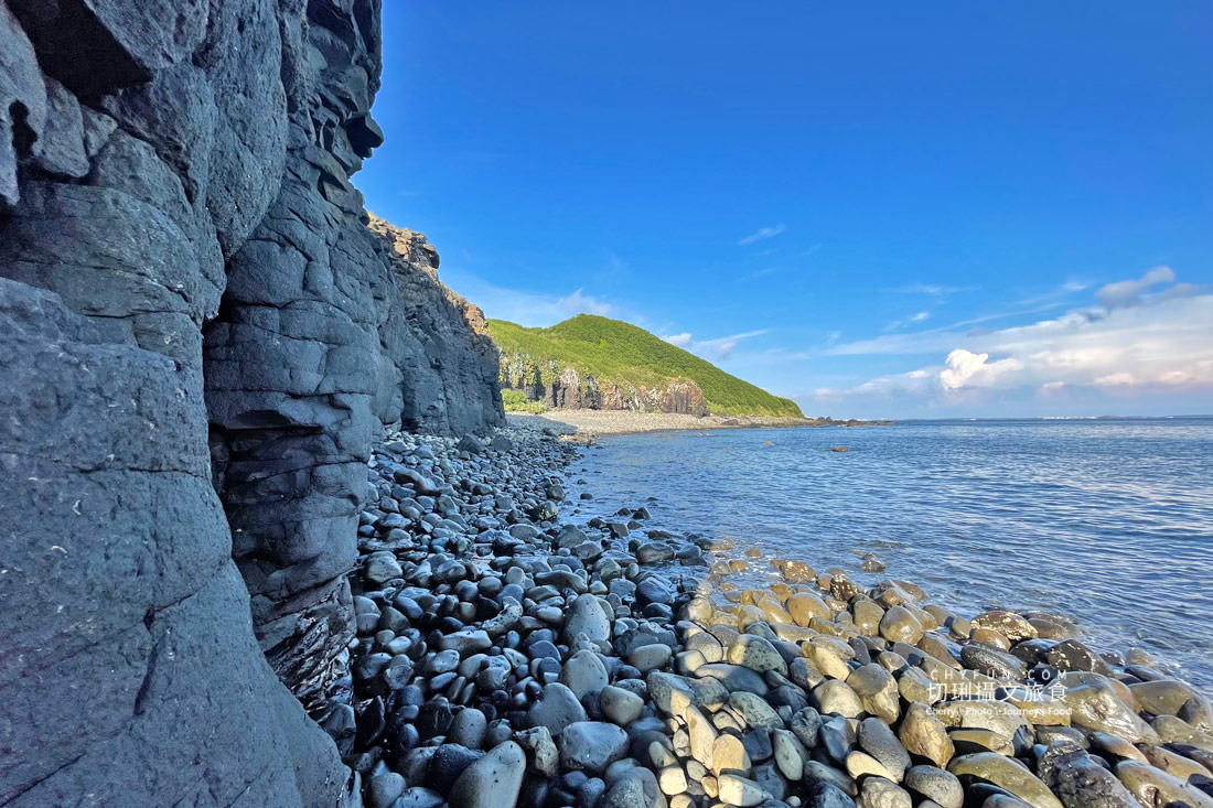 澎湖｜外垵海賊洞美麗的傳說愛心岩洞板狀裂岩，退潮來賞石觀浪獨享靜謐地