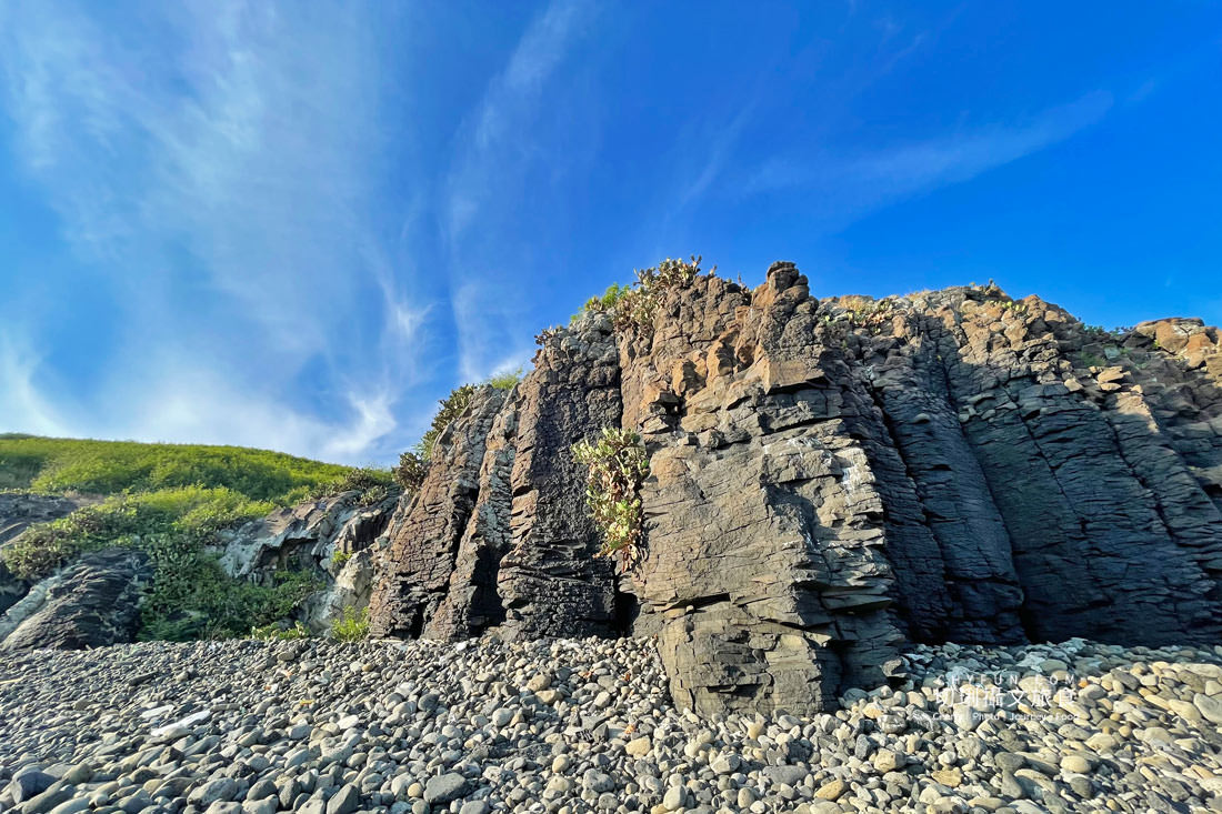 澎湖｜外垵海賊洞美麗的傳說愛心岩洞板狀裂岩，退潮來賞石觀浪獨享靜謐地