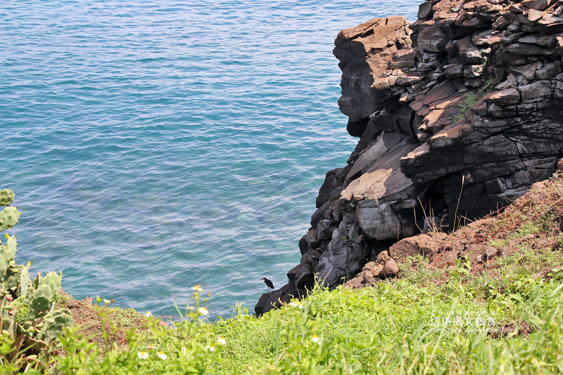澎湖｜外垵海賊洞美麗的傳說愛心岩洞板狀裂岩，退潮來賞石觀浪獨享靜謐地