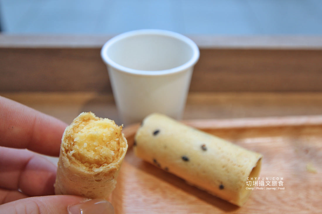 高雄｜實心蛋捲高雄新開幕，脆口的真材實料送禮推薦、過年禮盒、中秋禮盒