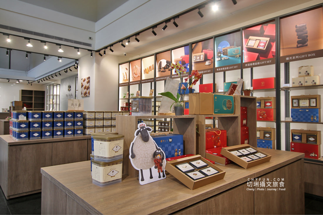 高雄｜實心蛋捲高雄新開幕，脆口的真材實料送禮推薦、過年禮盒、中秋禮盒