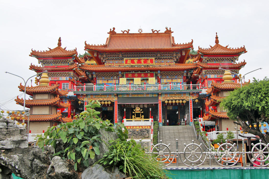 高雄｜左營舊城歷史廟宇一日遊，來去蓮池潭周遊吃美食聽秘境神話故事