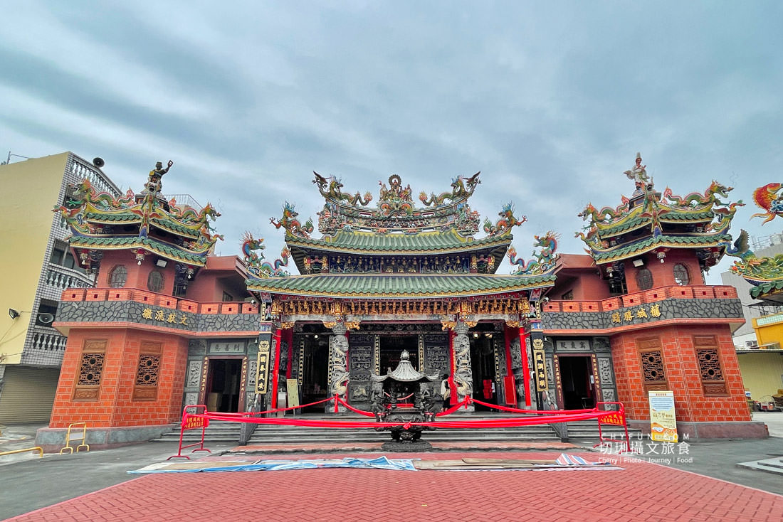高雄｜左營舊城歷史廟宇一日遊，來去蓮池潭周遊吃美食聽秘境神話故事