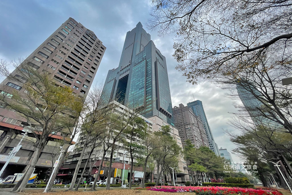 搭輕軌玩高雄｜高雄展覽館站周邊景點、美食、住宿、打卡輕鬆玩