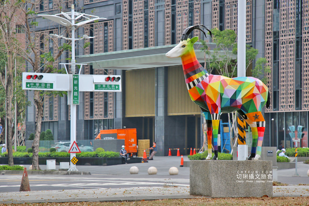搭輕軌玩高雄｜高雄展覽館站周邊景點、美食、住宿、打卡輕鬆玩