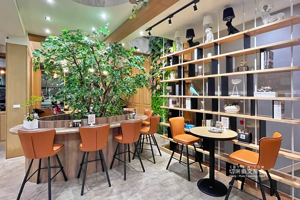 搭輕軌玩高雄｜高雄展覽館站周邊景點、美食、住宿、打卡輕鬆玩