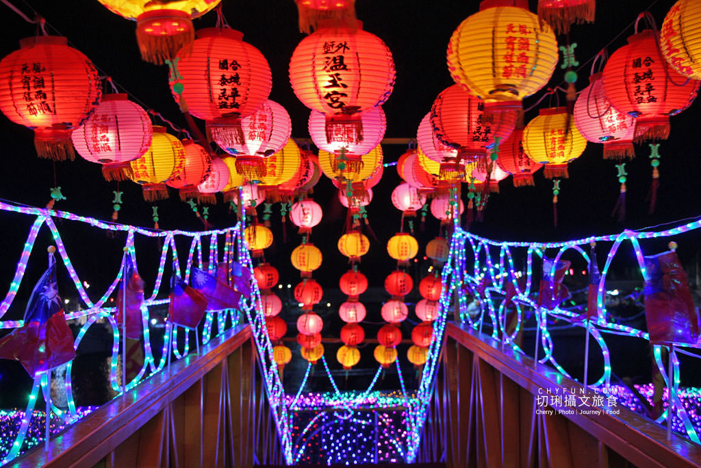 澎湖｜西嶼外垵讚元宵，創意水火舞燈光秀花火碼頭施放