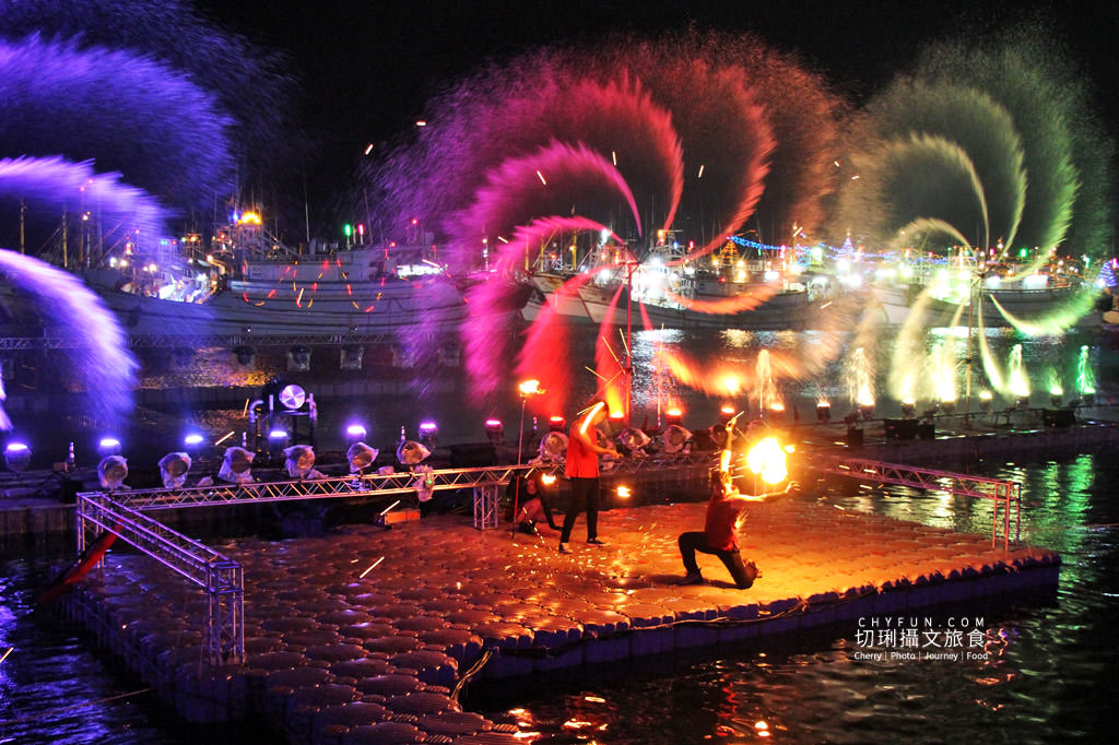 澎湖｜西嶼外垵讚元宵，創意水火舞燈光秀花火碼頭施放