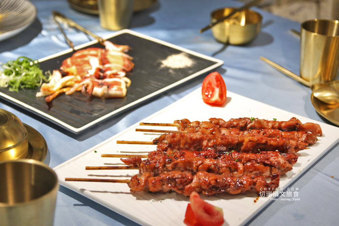 澎湖｜不一樣的夜釣小管行程在海上享受，海派對遊艇趴豪華出港