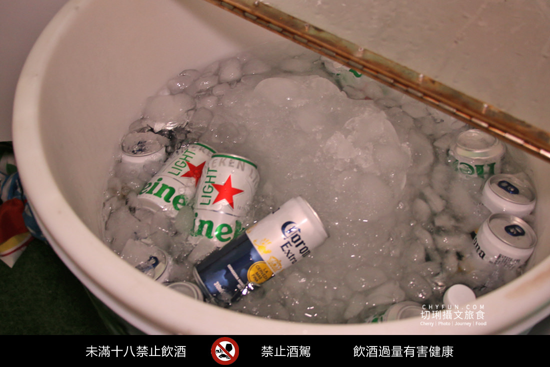 澎湖｜不一樣的夜釣小管行程在海上享受，海派對遊艇趴豪華出港