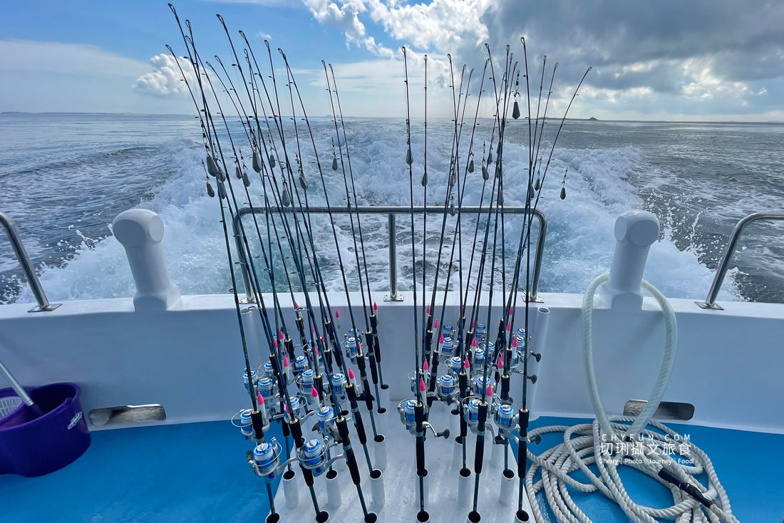 澎湖｜不一樣的夜釣小管行程在海上享受，海派對遊艇趴豪華出港