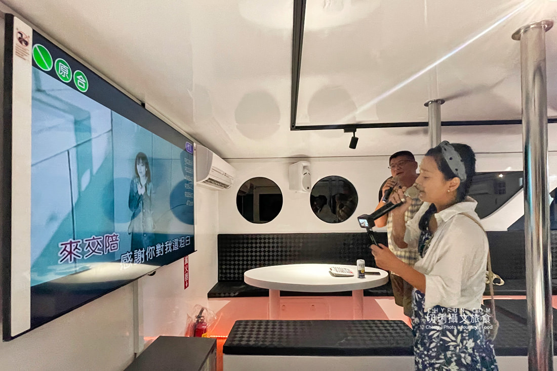 澎湖｜不一樣的夜釣小管行程在海上享受，海派對遊艇趴豪華出港