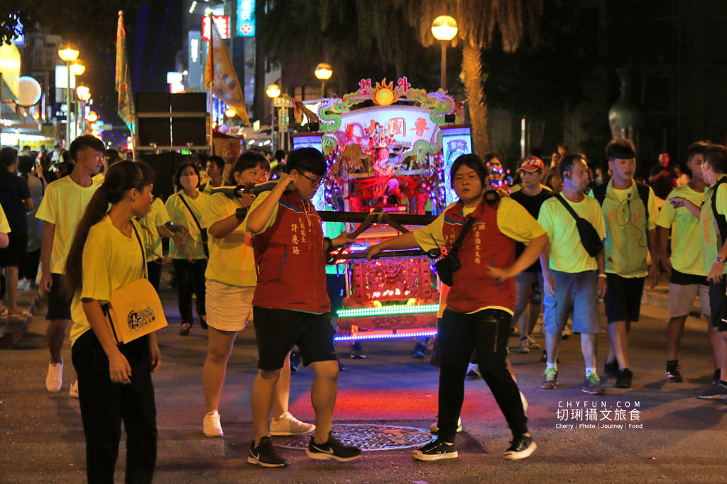 澎湖｜武轎踩街歡樂慶花火，超炫電子武轎聲光效果十足鬧市區