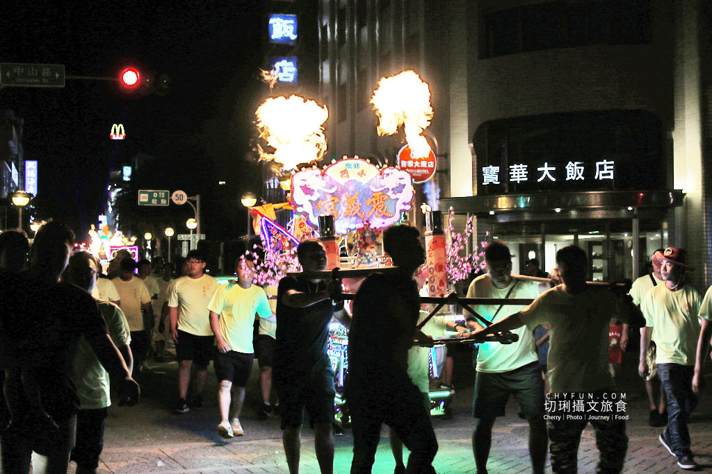澎湖｜武轎踩街歡樂慶花火，超炫電子武轎聲光效果十足鬧市區