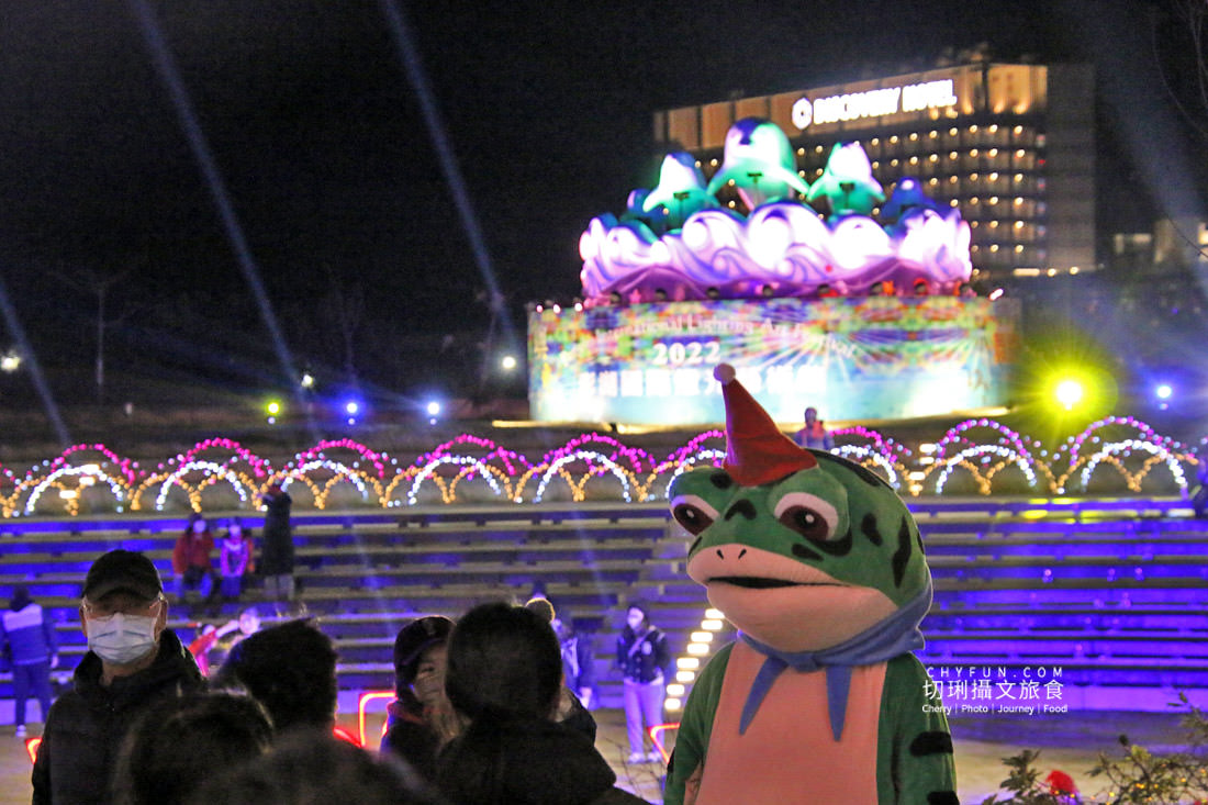 澎湖｜聖誕市集嶼光共舞在國際廣場，來與澎湖最高聖誕樹一同歡樂