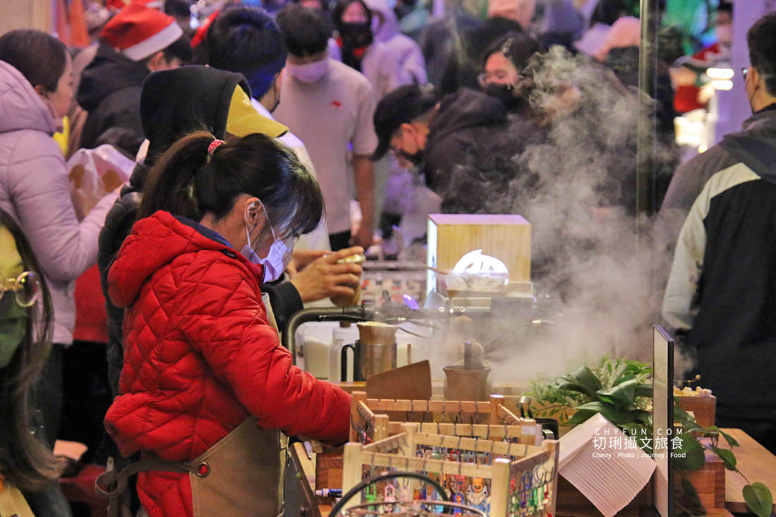 澎湖｜聖誕市集嶼光共舞在國際廣場，來與澎湖最高聖誕樹一同歡樂