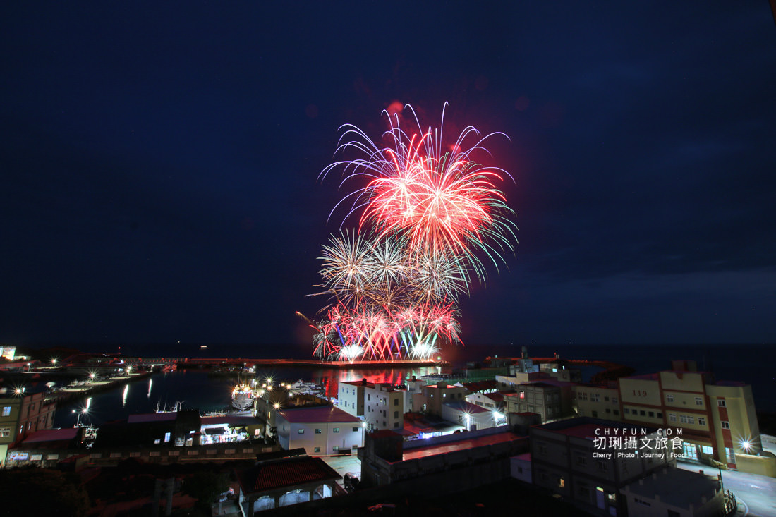 澎湖｜澎湖花火節七美璀璨照亮夜空，七美燈塔應景開放