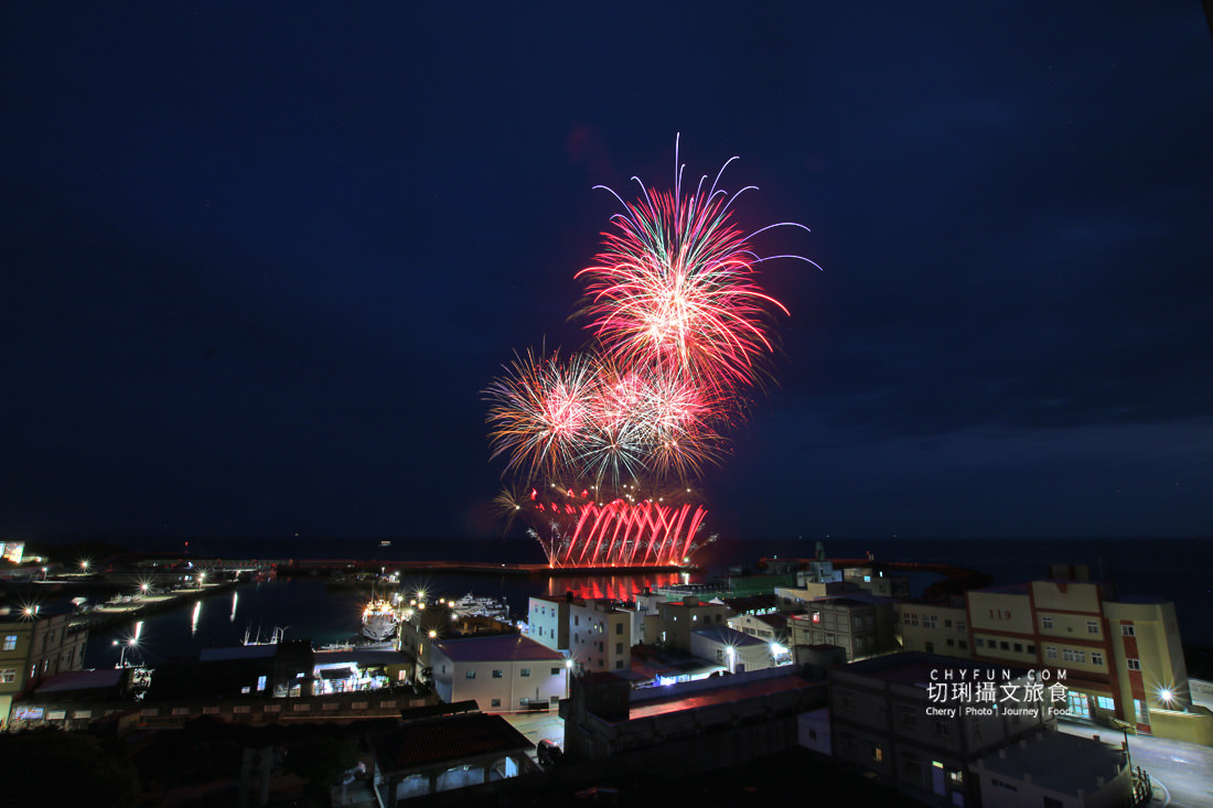 澎湖｜澎湖花火節七美璀璨照亮夜空，七美燈塔應景開放