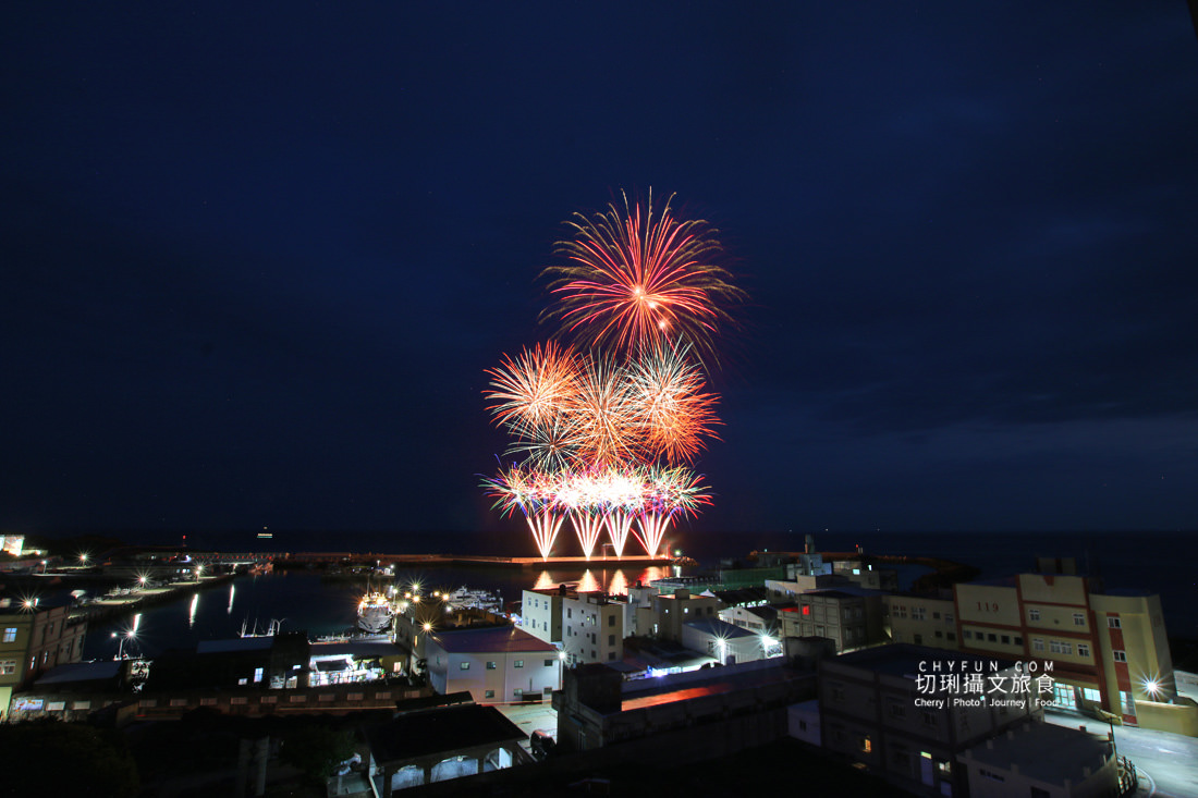 澎湖｜澎湖花火節七美璀璨照亮夜空，七美燈塔應景開放