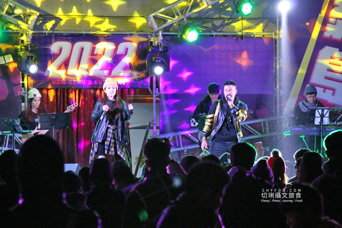 澎湖｜澎湖跨年晚會金輝菊島閃耀無限，人潮多市集熱鬧最後璀璨煙火畫句點