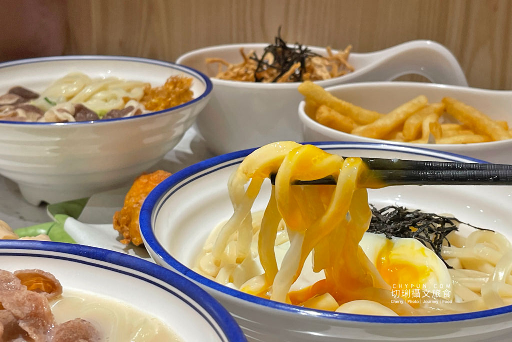 澎湖｜高松麵所讚岐烏龍麵口感晶瑩清爽，免費加湯加麵另有立食75折