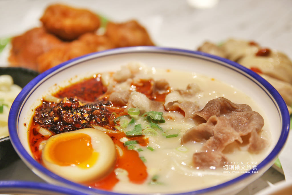 澎湖｜高松麵所讚岐烏龍麵口感晶瑩清爽，免費加湯加麵另有立食75折