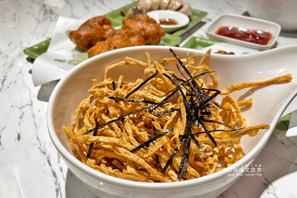 澎湖｜高松麵所讚岐烏龍麵口感晶瑩清爽，免費加湯加麵另有立食75折