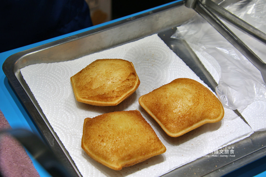 高雄｜瑞豐夜市美食凍心炸冰淇淋，冰熱雙重奏有點新奇