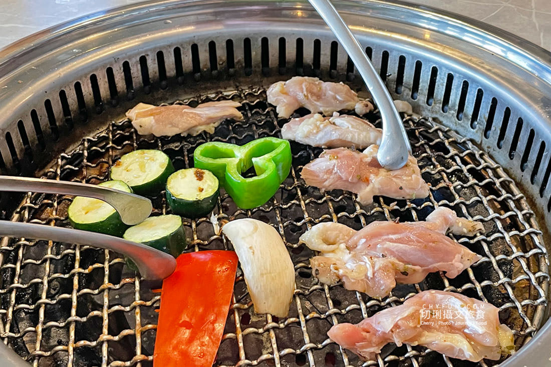 澎湖｜青灣仙人掌公園青炙燒烤環境舒適清幽，精緻海鮮燒肉輕鬆吃