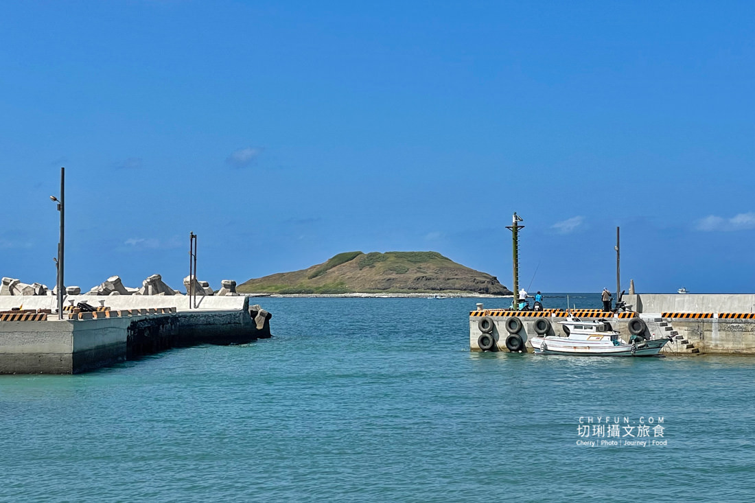 澎湖｜離雞籠嶼最近的風櫃西港，靜靜在港邊看航道熱鬧