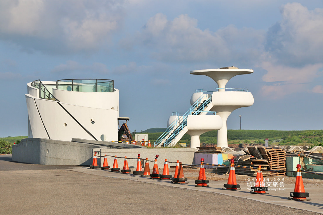 澎湖｜離雞籠嶼最近的風櫃西港，靜靜在港邊看航道熱鬧