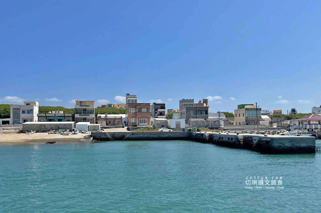 澎湖｜離雞籠嶼最近的風櫃西港，靜靜在港邊看航道熱鬧