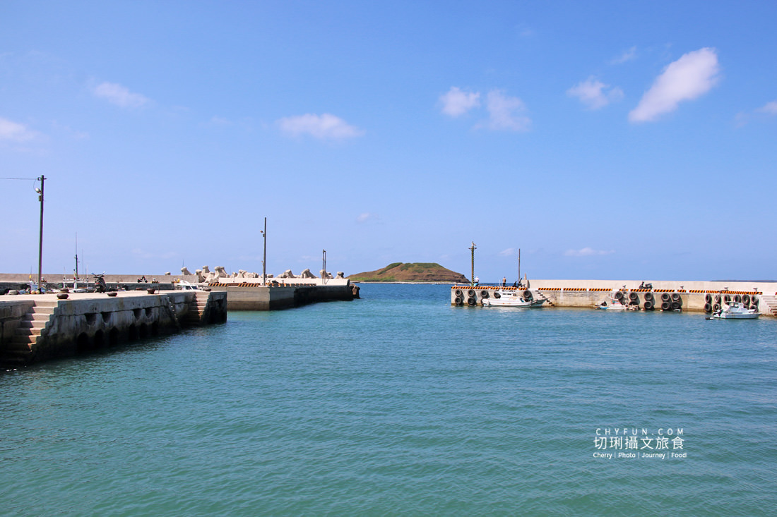 澎湖｜離雞籠嶼最近的風櫃西港，靜靜在港邊看航道熱鬧