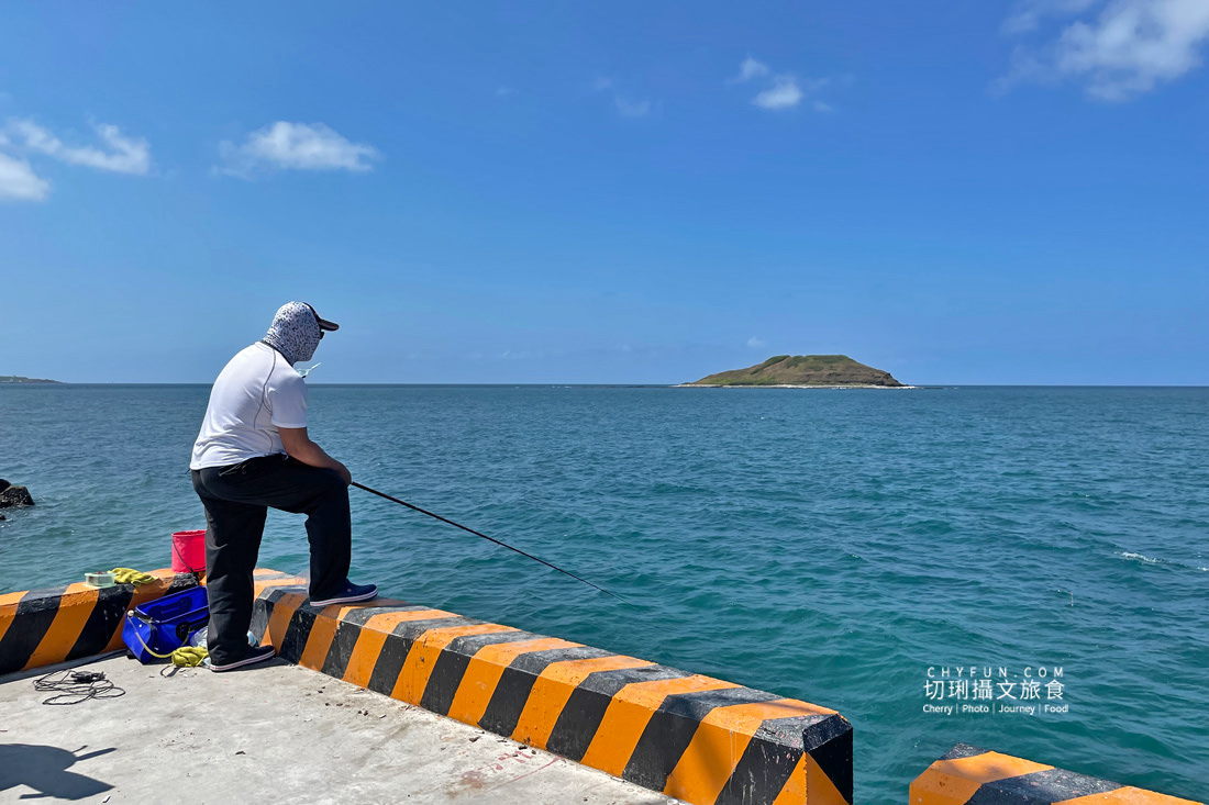 澎湖｜離雞籠嶼最近的風櫃西港，靜靜在港邊看航道熱鬧