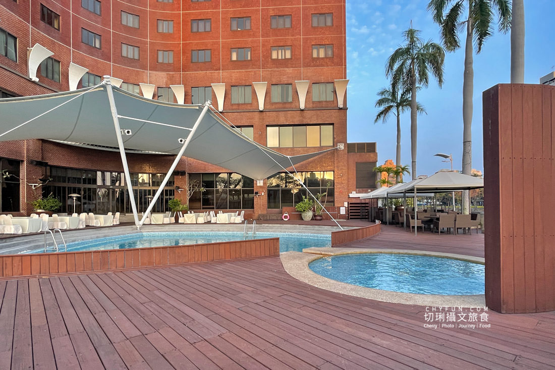 高雄｜高雄國賓大飯店熄燈前一宿，俯瞰愛河憶起跟她說再見