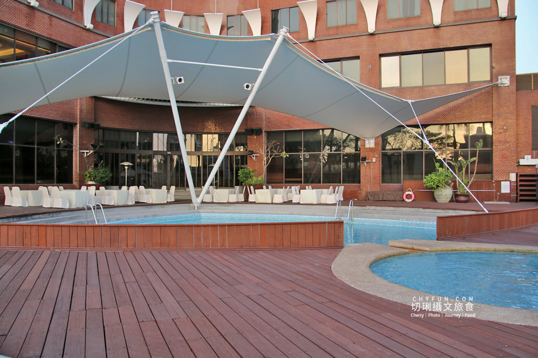 高雄｜高雄國賓大飯店熄燈前一宿，俯瞰愛河憶起跟她說再見