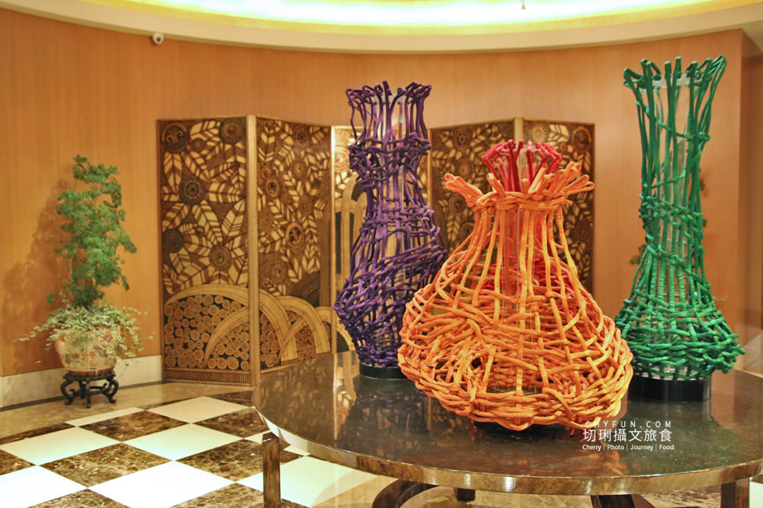 高雄｜高雄國賓大飯店熄燈前一宿，俯瞰愛河憶起跟她說再見