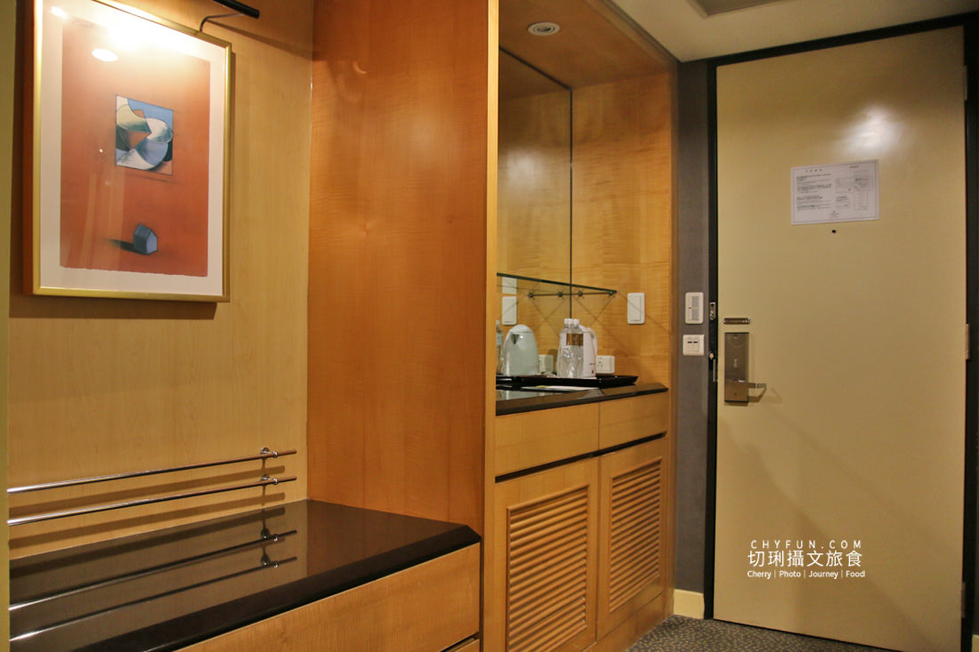 高雄｜高雄國賓大飯店熄燈前一宿，俯瞰愛河憶起跟她說再見