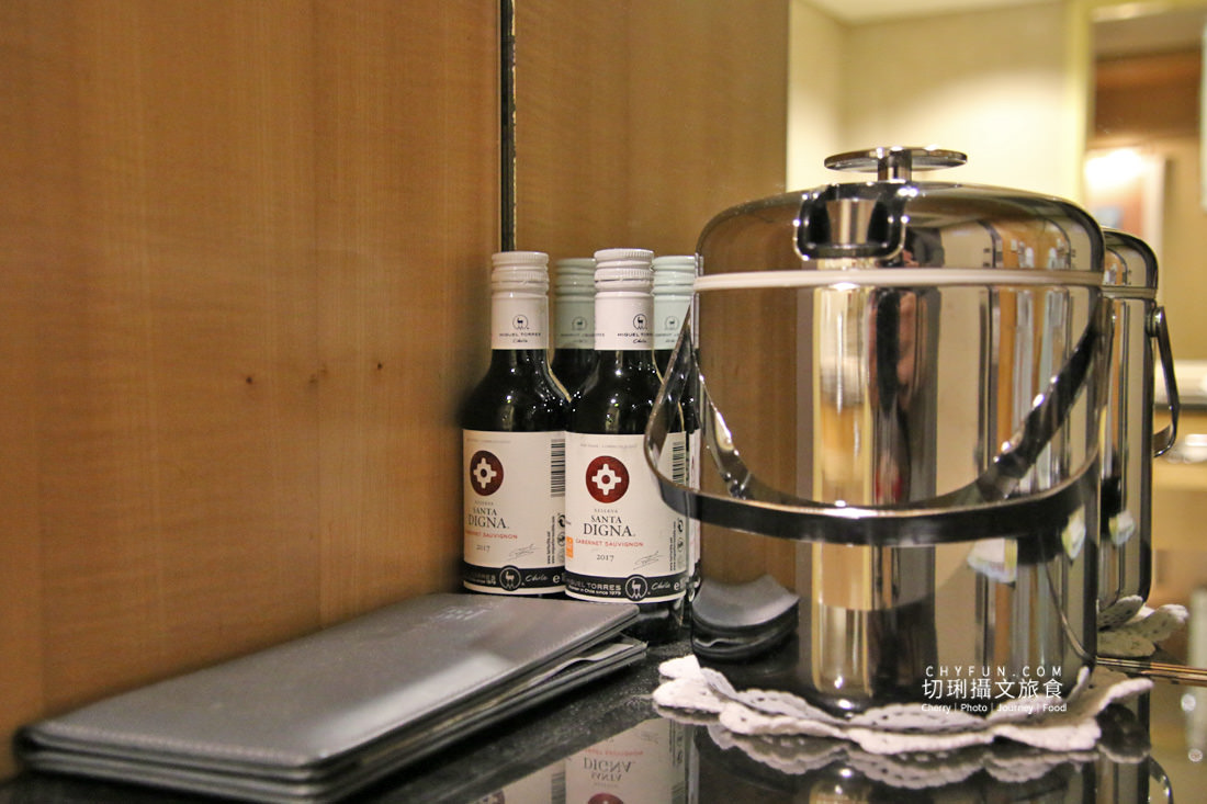 高雄｜高雄國賓大飯店熄燈前一宿，俯瞰愛河憶起跟她說再見