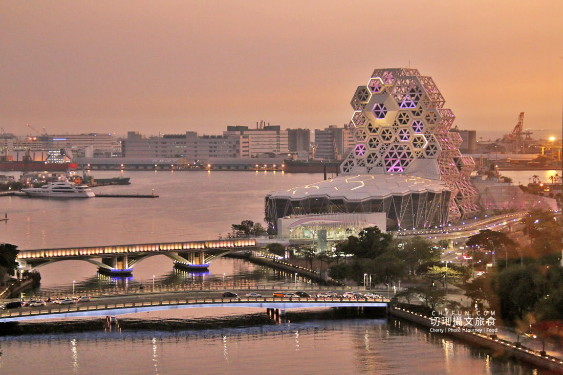 高雄｜高雄國賓大飯店熄燈前一宿，俯瞰愛河憶起跟她說再見