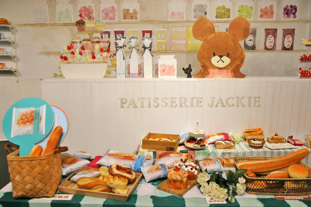 高雄｜小熊學校2020到夢時代開展，花廊熱氣球咖啡杯粉嫩拍