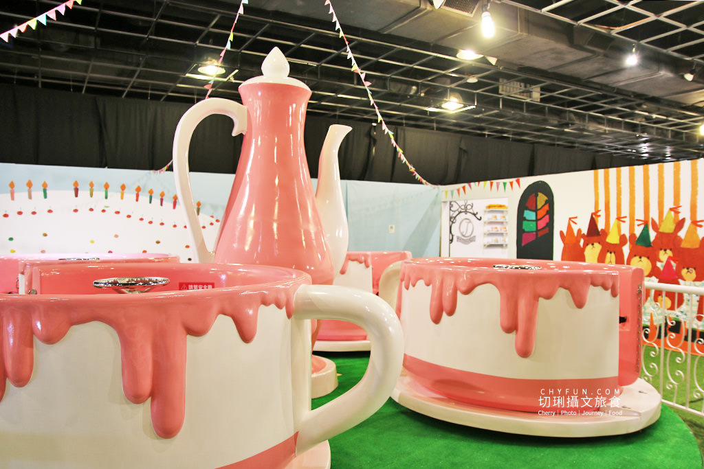 高雄｜小熊學校2020到夢時代開展，花廊熱氣球咖啡杯粉嫩拍
