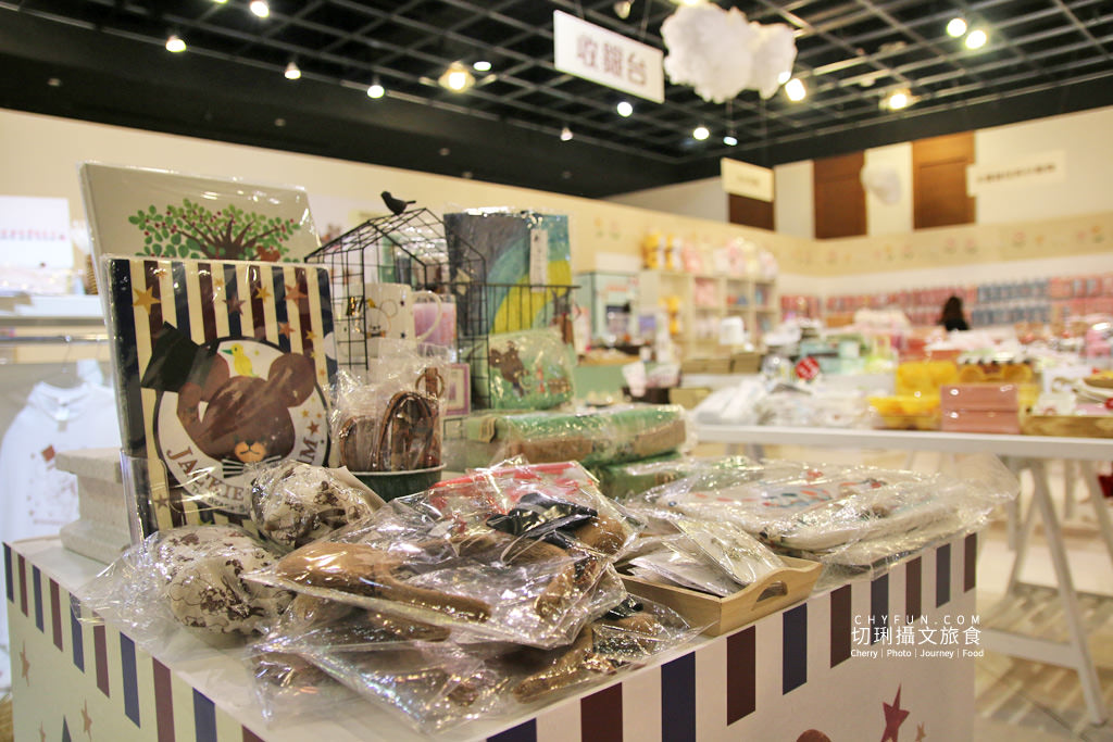 高雄｜小熊學校2020到夢時代開展，花廊熱氣球咖啡杯粉嫩拍